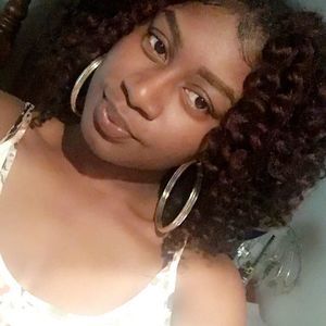 Meet your Posher, Khadijah